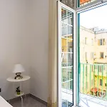 Red Comfort Flat Near Garibaldi Station * Neapol