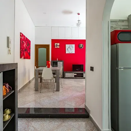 Apartment Red Comfort Flat Near Garibaldi Station *