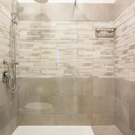 Apartment Red Comfort Flat Near Garibaldi Station Naples